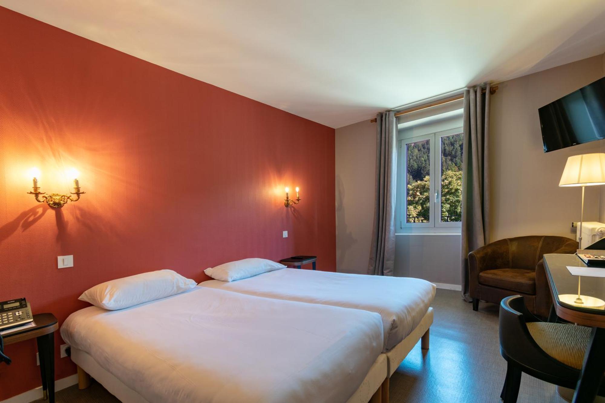Hotel-Restaurant Le Lac Malbuisson Eksteriør billede