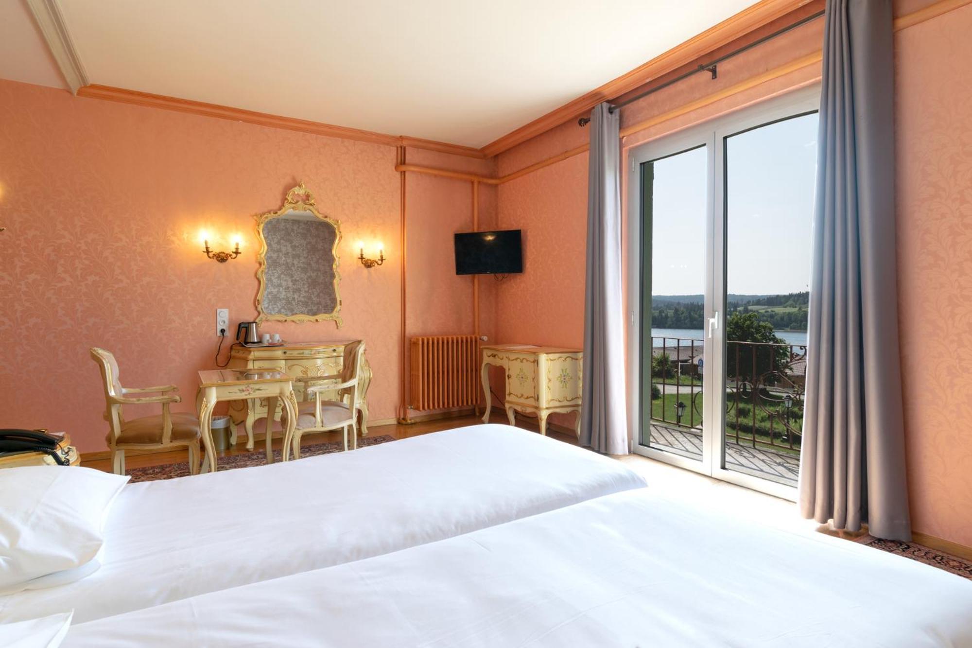 Hotel-Restaurant Le Lac Malbuisson Eksteriør billede